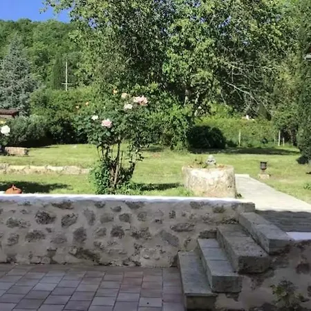 Grande Maison En Pierre Avec Terrasse Fleurie *