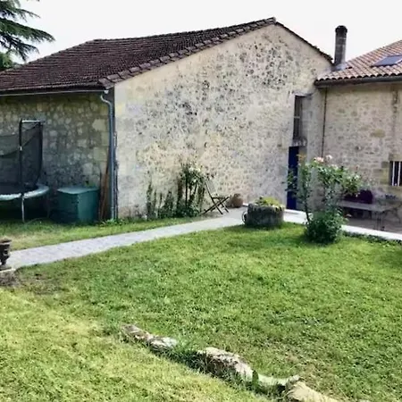 Holiday home Grande Maison En Pierre Avec Terrasse Fleurie