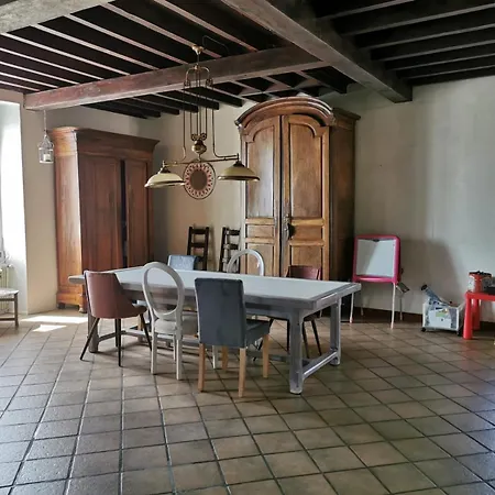 Grande Maison En Pierre Avec Terrasse Fleurie *