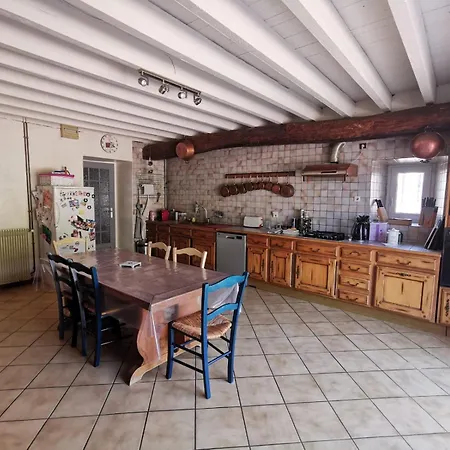 Grande Maison En Pierre Avec Terrasse Fleurie Holiday home